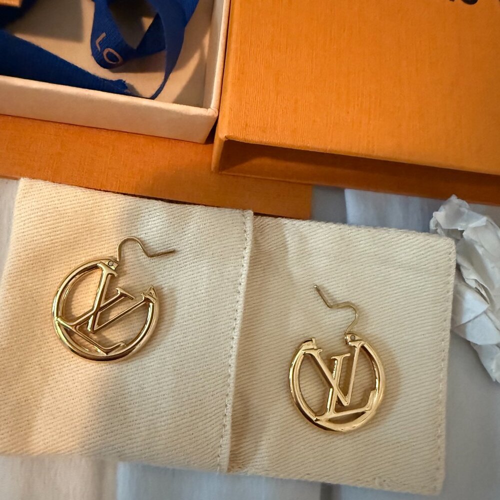 Louis Vuitton Louise PM Earrings - Picture 5 of 8